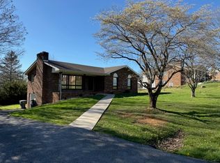 1073 Panorama Dr, Abingdon, VA 24210