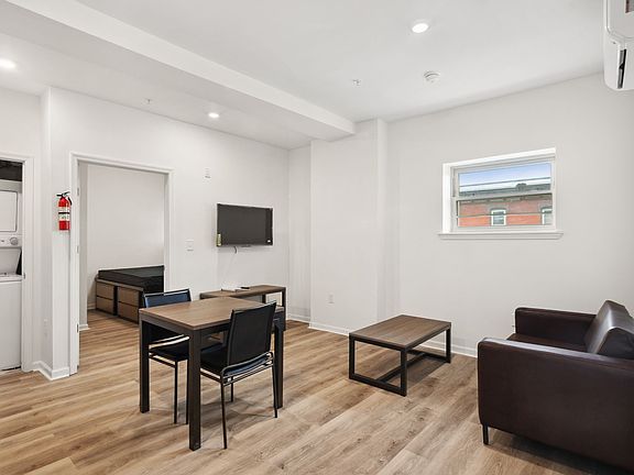 3rd image of 1535 N 16th St #206