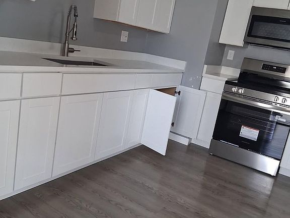 2nd image of 947 Jane Ct