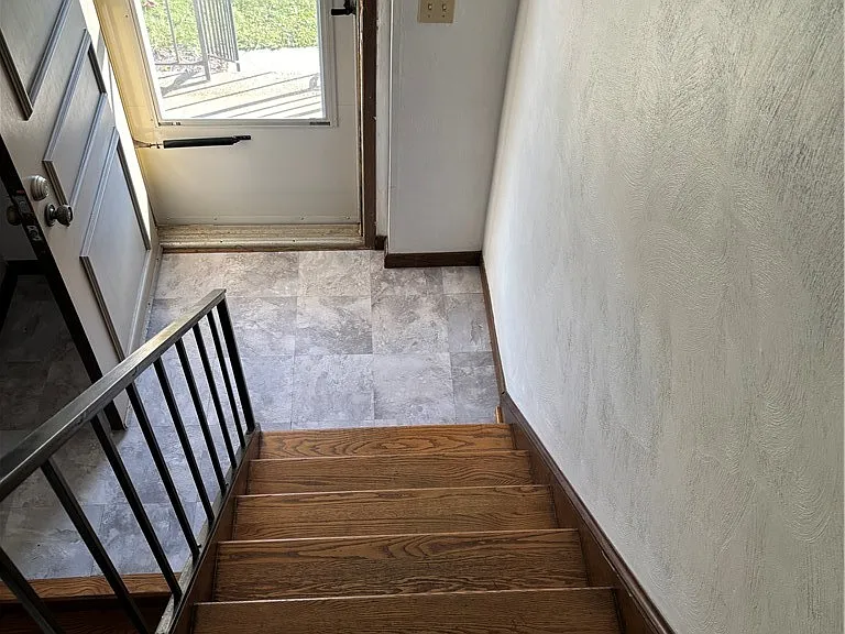 3204 Camberly Dr — Photo 4