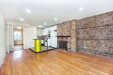 Rented by Arvik Group Real Estate