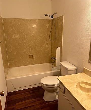 3rd image of 315 Woodland Dr APT A