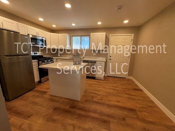 5th image of 493 E Erie St APT B