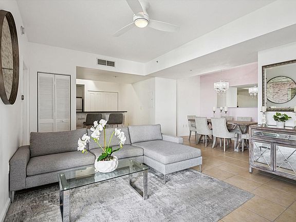 3rd image of 511 SE 5th Avenue #919