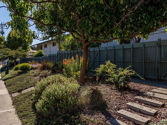 2nd image of 1369 Terra Nova Blvd