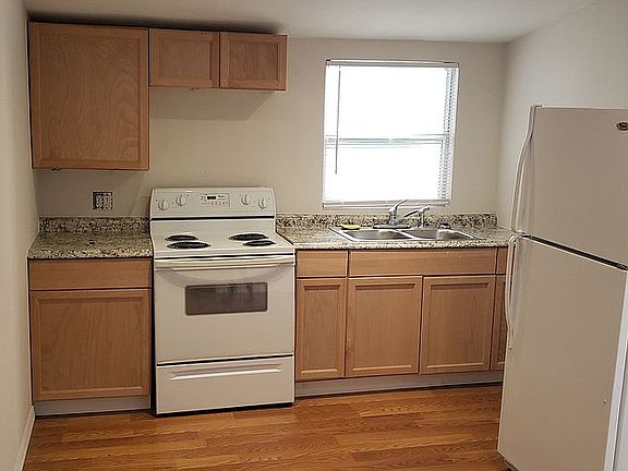 2nd image of 1112 Shawnee Dr