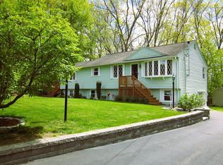 27 Jfk Dr, Millbury, MA 01527