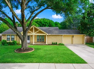 1208 Piney Woods Dr, Friendswood, TX 77546