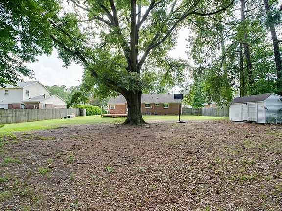4th image of 4813 Mallard Cres