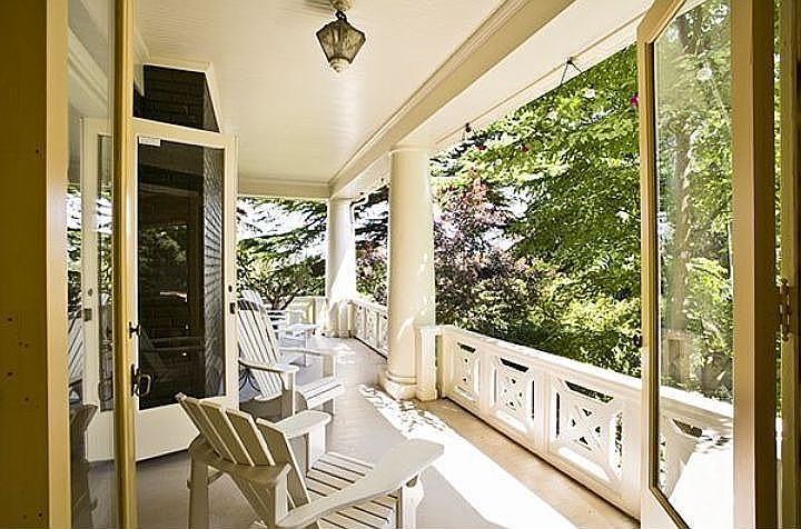2nd image of 225 37th Ave E