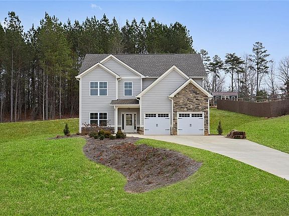 2nd image of 398 Dartmore Ln