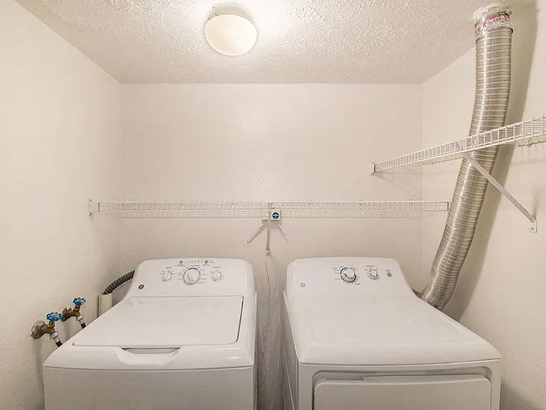 Canal 2 Apartments — Photo 88