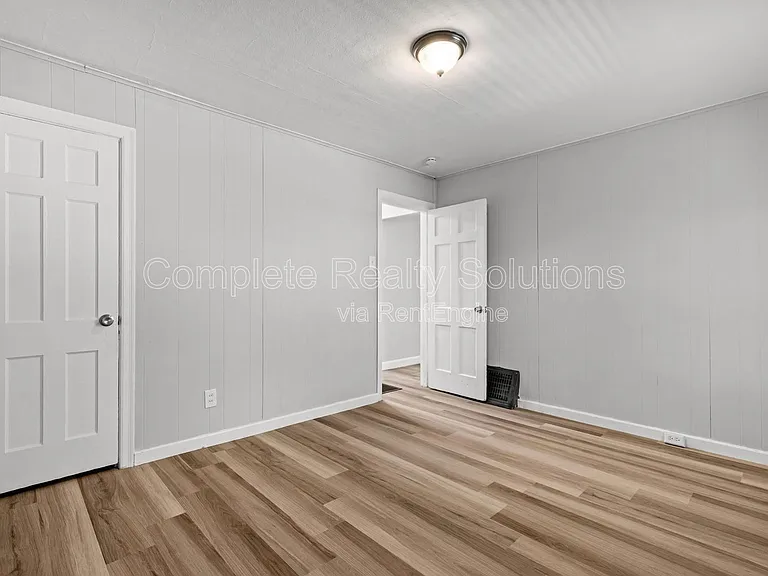 7120 Greenhaven Dr — Photo 14