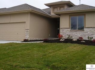 924 S 188th Ct, Elkhorn, NE 68022