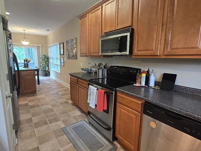 174 Cedar Ln — Photo 3