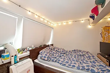 Rented by R New York