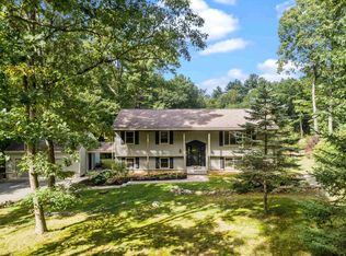 5 Woodbine Ln, Amherst, NH 03031
