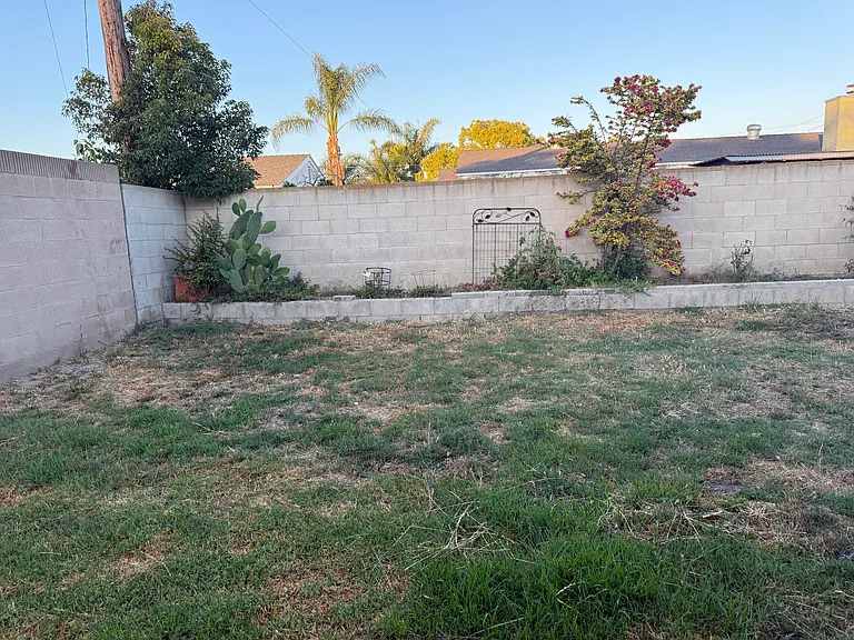 10452 Longden St — Photo 14