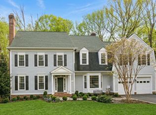 8318 Comanche Ct, Bethesda, MD 20817