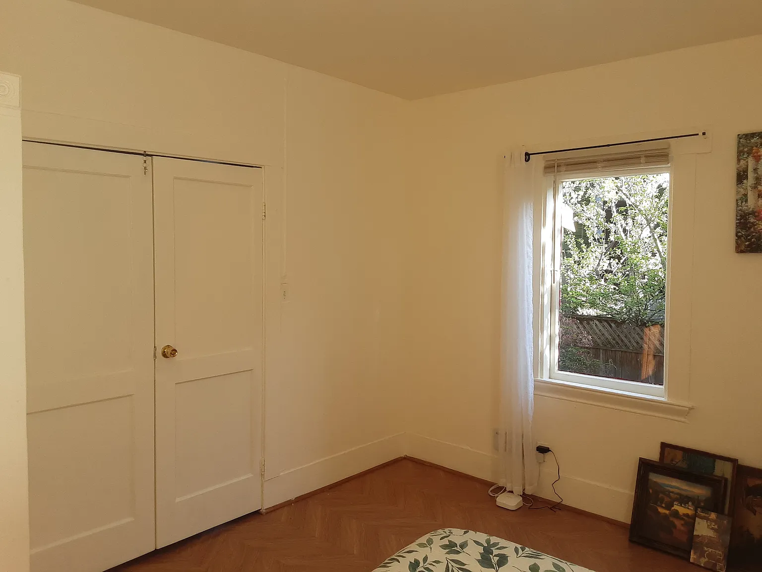 1084 Aileen St — Photo 2