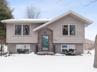 728 Crestwood Dr, Huxley, IA 50124