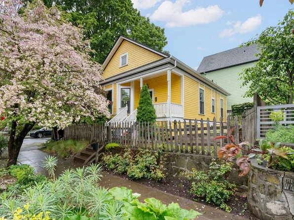 2203 SE Ash St, Portland, OR 97214