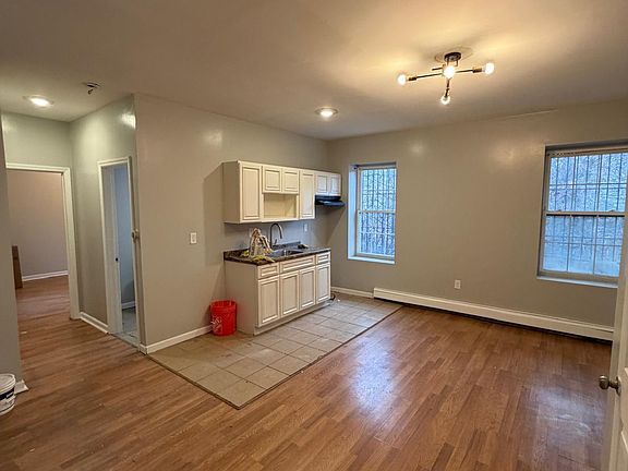 2nd image of 632 Martin Luther King Blvd #11A