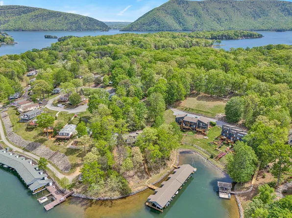 213 Saunders Point Rd APT 11, Huddleston, VA 24104