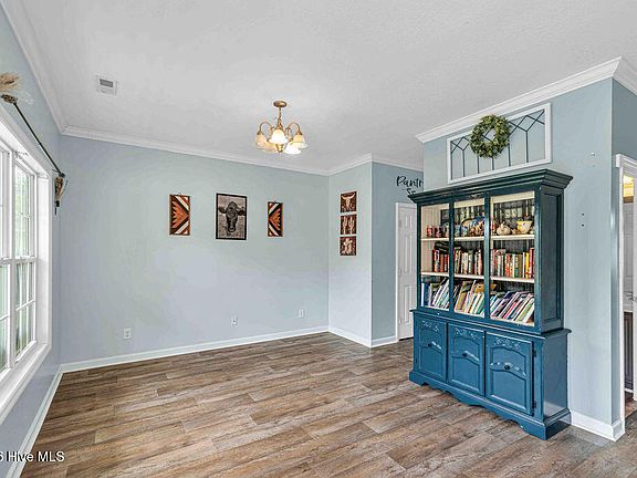 5th image of 103 Elbert Way