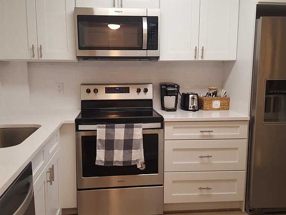 4th image of 100 Paradise Harbour Blvd APT 101