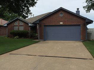 612 Earl A Rodkey Dr, Edmond, OK 73003