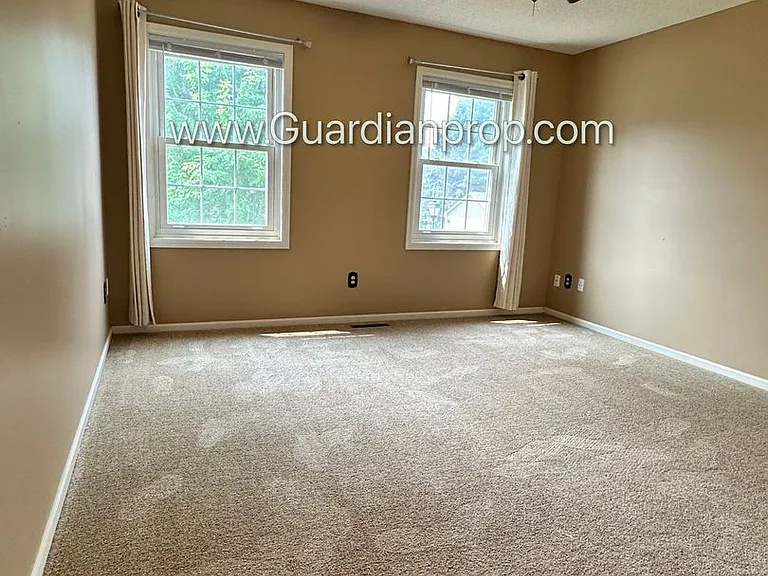 4046 Albany Cir — Photo 15