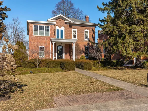 514 W 2nd South St, Carlinville, IL 62626