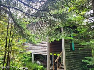 439 Spruce Ct, Haines, AK 99827