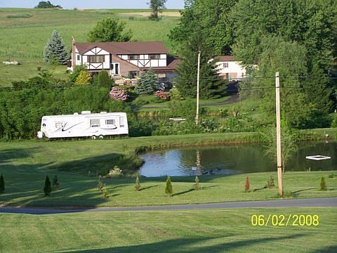 Home 2 Ponds shop to right