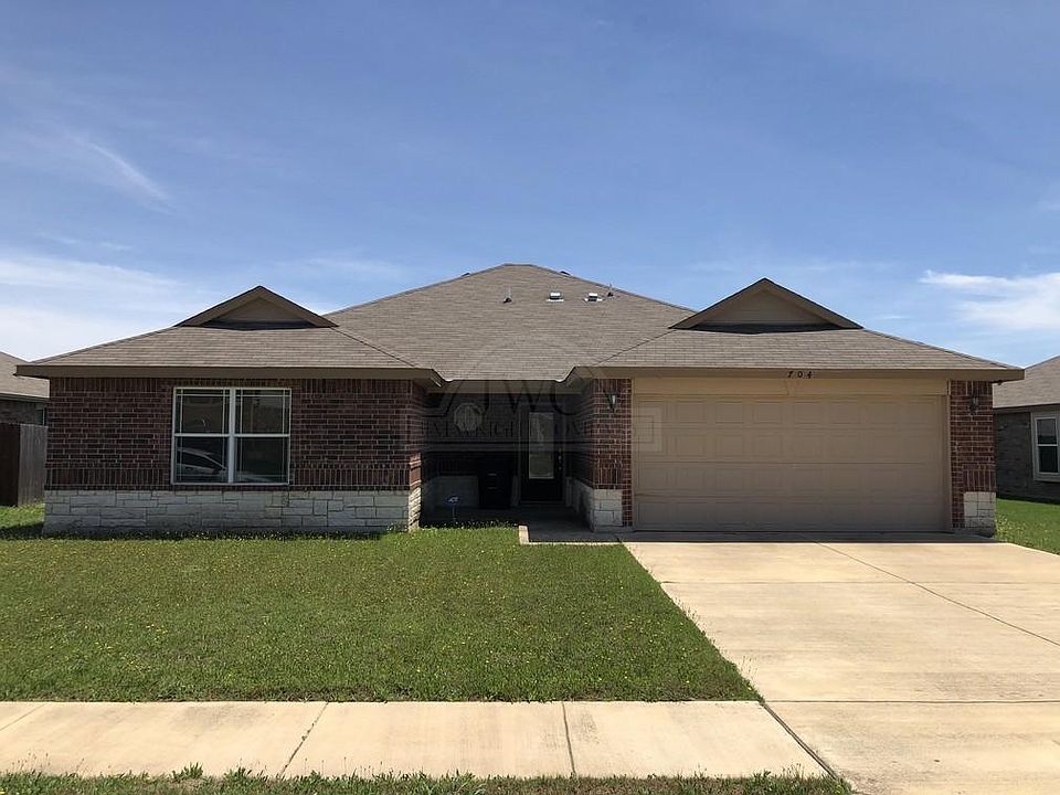 1st image of 704 W Vega Ln