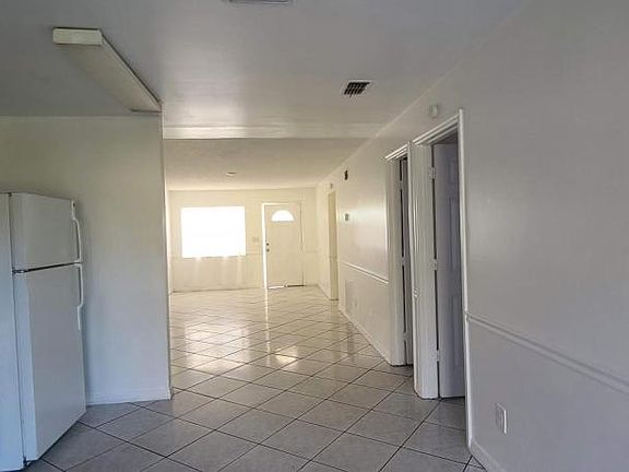 2nd image of 4321 Continental Blvd