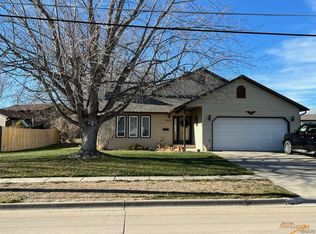 3837 Parkview Dr, Rapid City, SD 57701