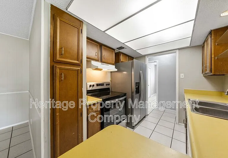 7422 Stonehouse Dr — Photo 14