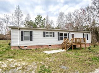 5 Landus Dr, Cumberland, VA 23040