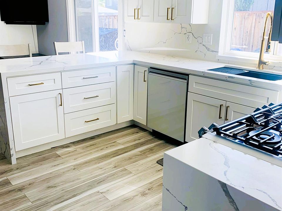 1st image of 1049 Compass Ln