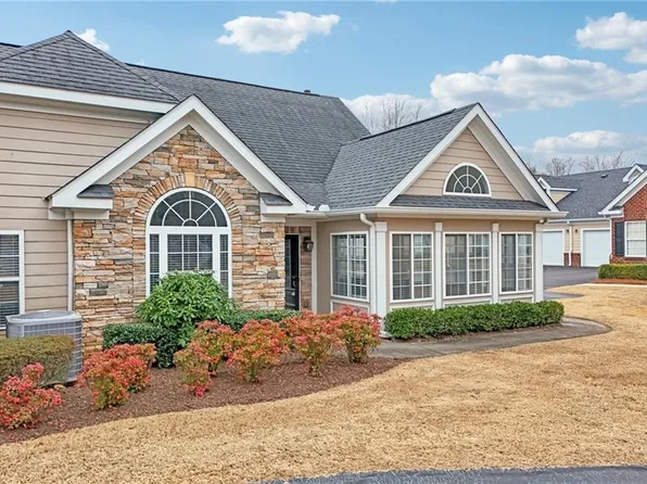 2607 Village Ln, Roswell, GA 30075