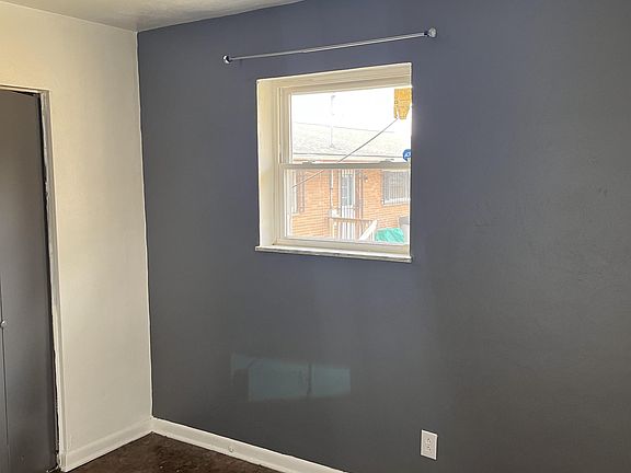 4th image of 4113 Crest Dr APT C