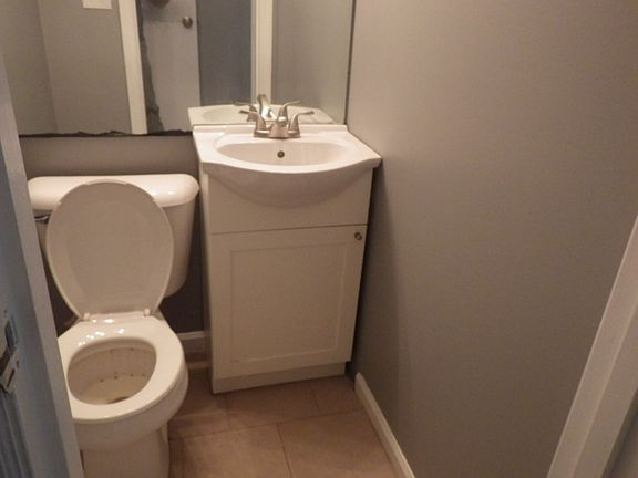 4th image of 5204 N Leslie Dr