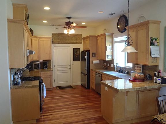 2nd image of 25065 Heritage Ct