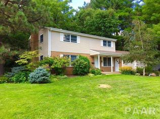 249 E Hazelwood St, Morton, IL