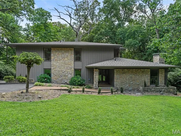 925 Mason Wood Dr, Saint Louis, MO 63141