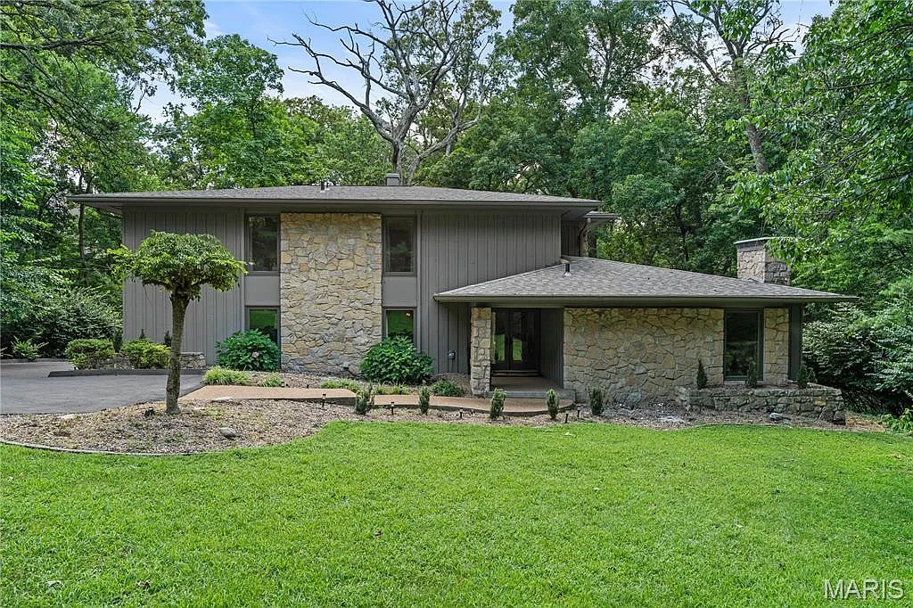 925 Mason Wood Dr photo 1