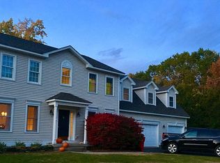 10 Hidden Oaks Dr, Colchester, VT 05446