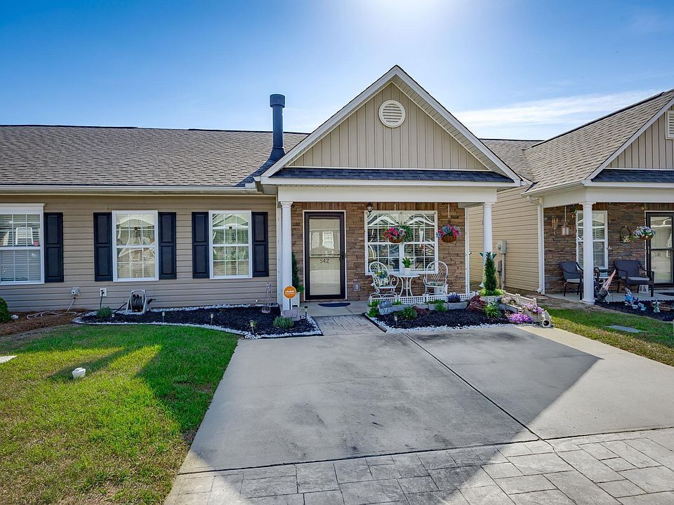 1st image of 542 Dawsons Park Way